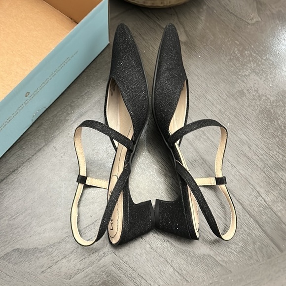 LIFESTRIDE Minimalist Slingback Pumps - Picture 9 of 9